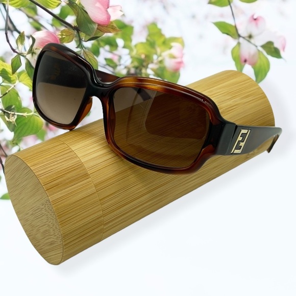 FENDI Sunglasses - Picture 9 of 12